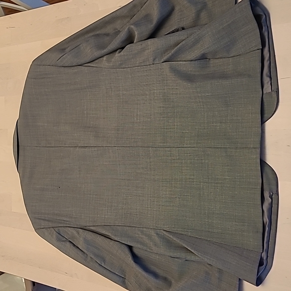 EUC Jos. A. Bank 100% Wool Signature Gold Traditional Fit Suit - Picture 10 of 17